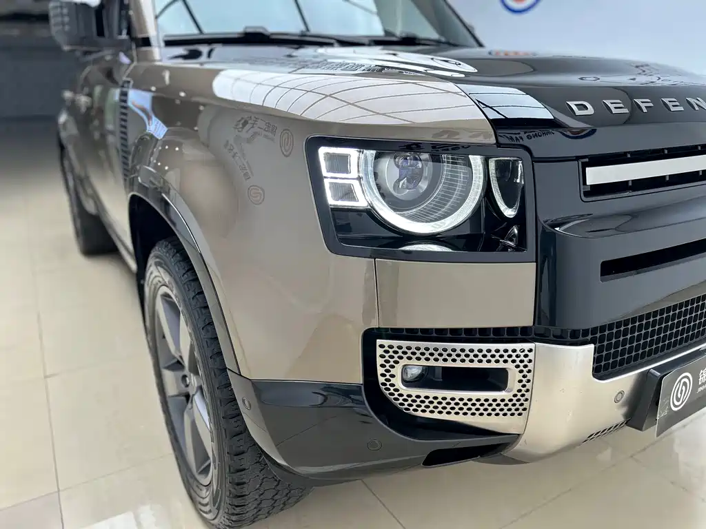 Land Rover Defender 2021 — фото 20