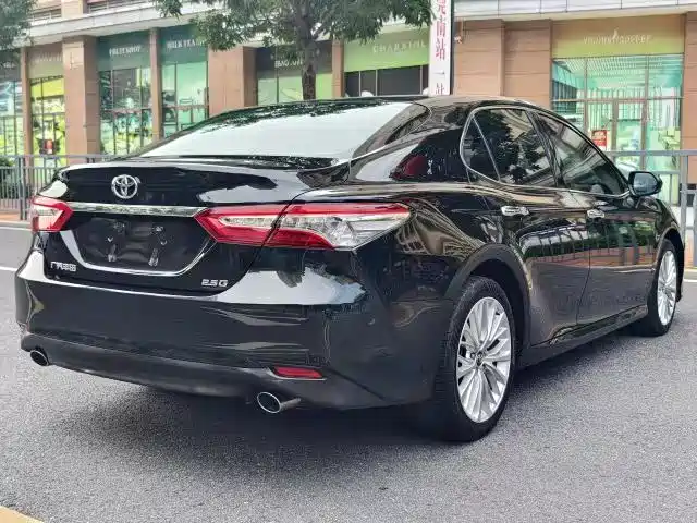 Toyota Camry 2019 — фото 14