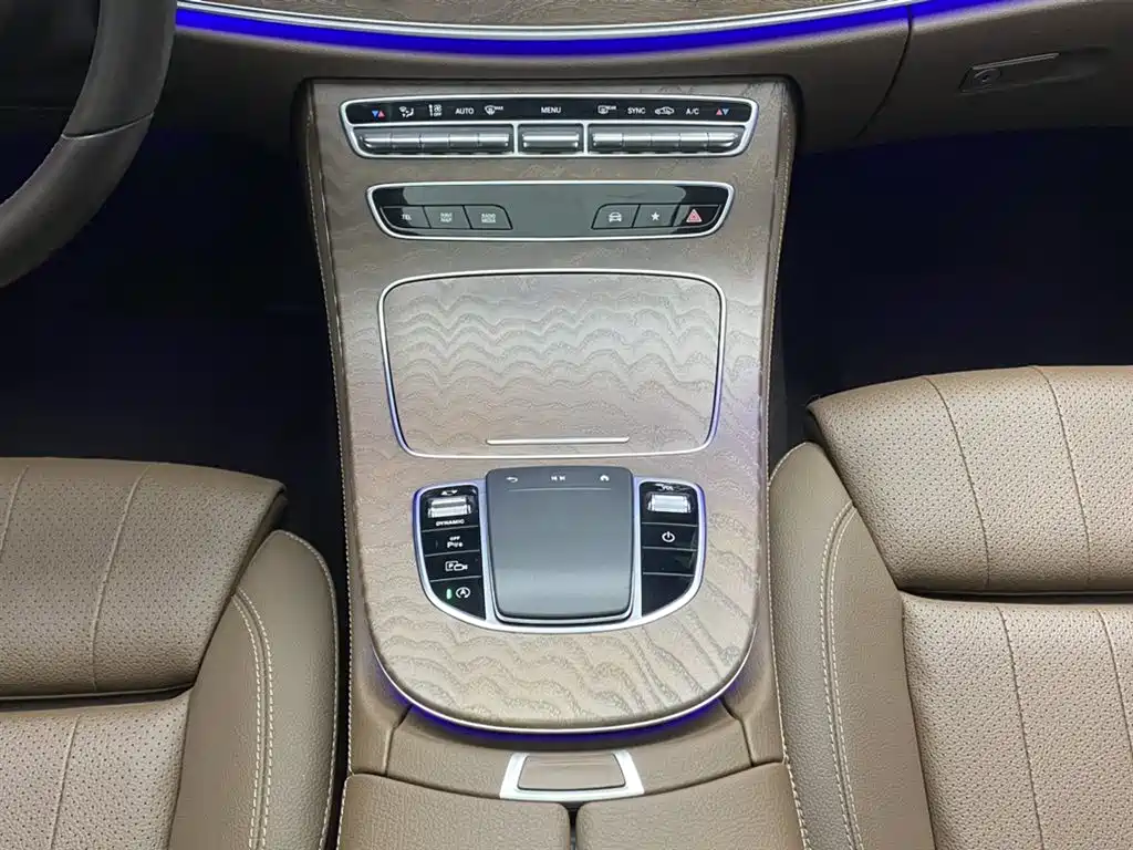 Mercedes-Benz E-Class 2023 — фото 28
