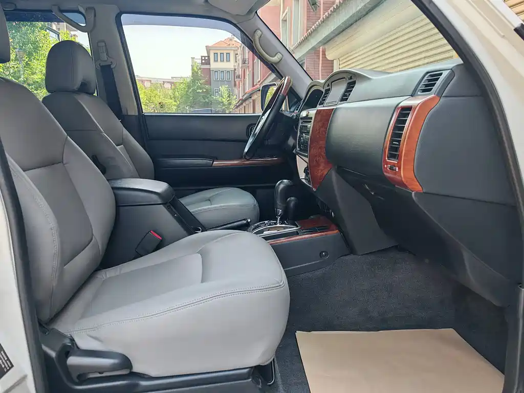 Nissan Patrol 2018 — фото 10