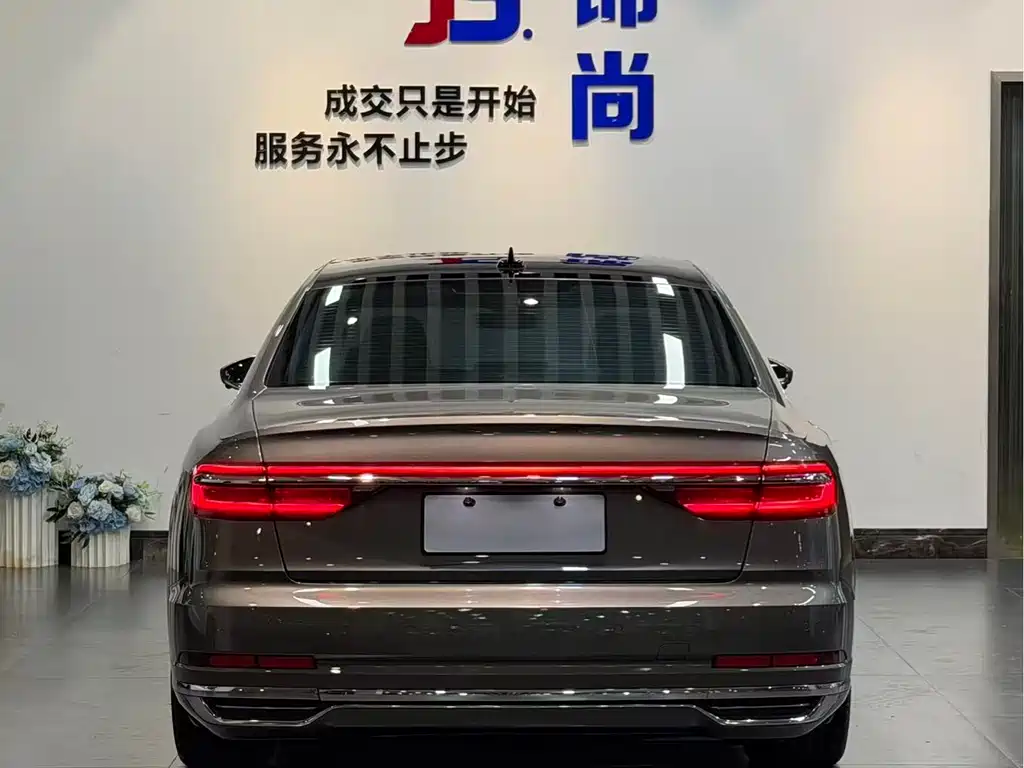 Audi A8 2019 — фото 8