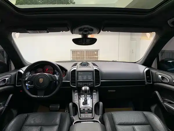 Porsche Cayenne 2011