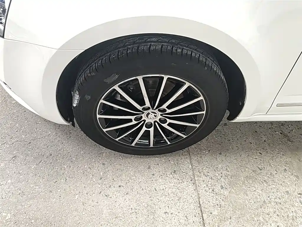 Skoda Octavia 2019 — фото 23