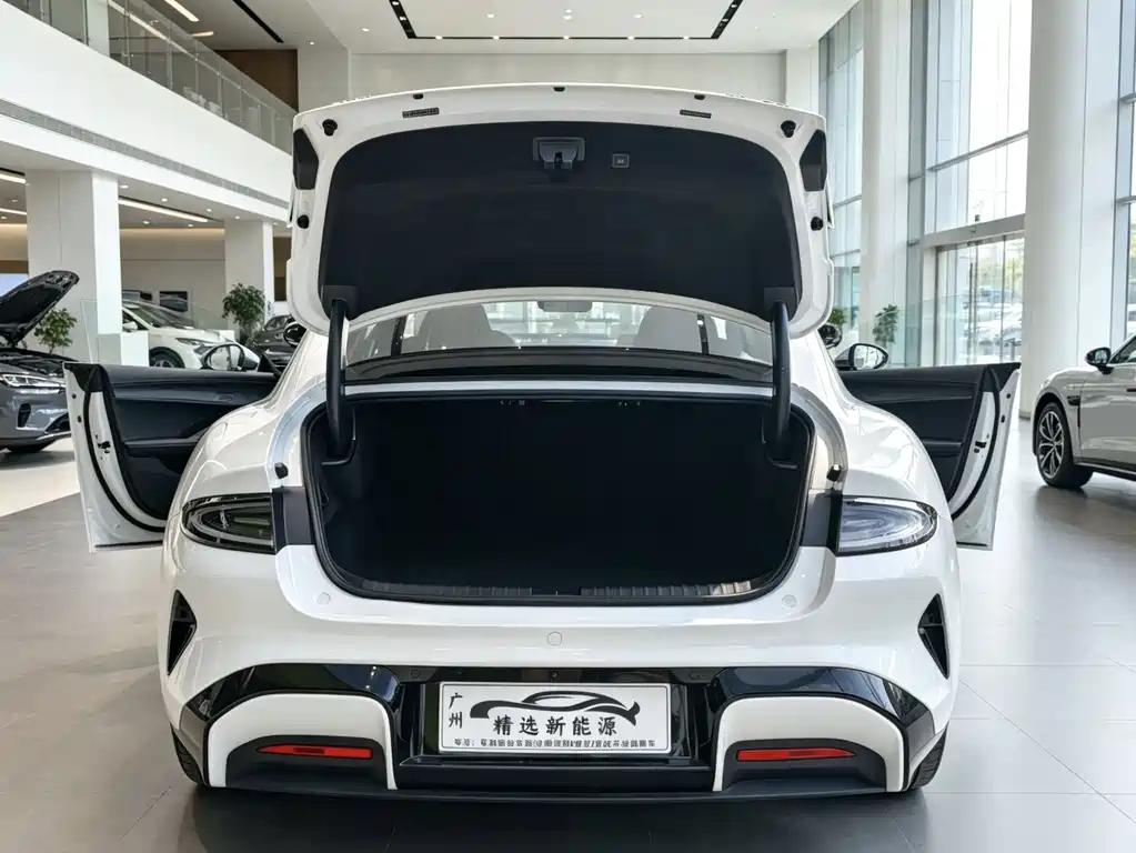 Xiaomi SU7 2025 — фото 20