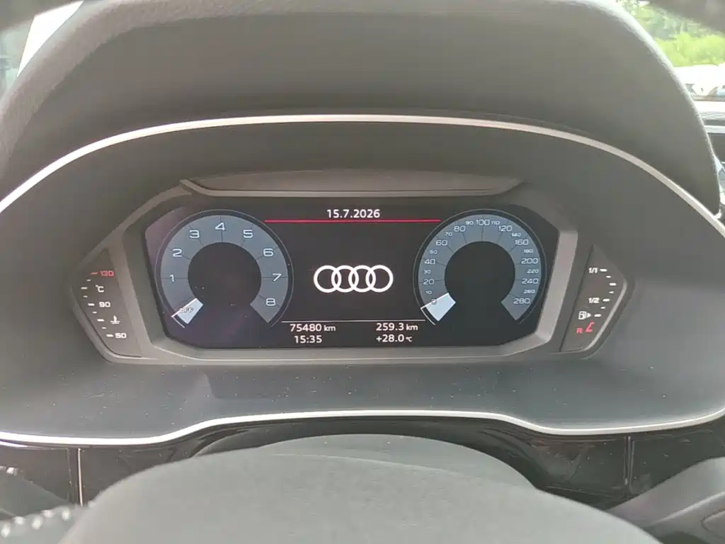Audi Q3 2021 — фото 12