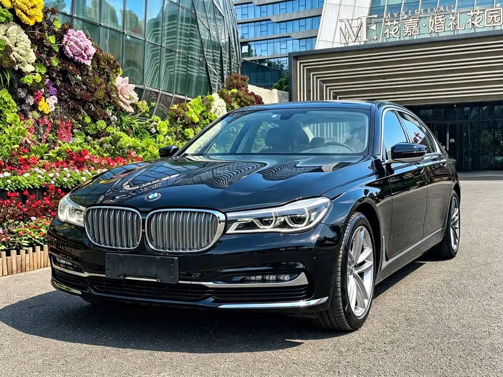 BMW 7 Series 2019 — фото 1
