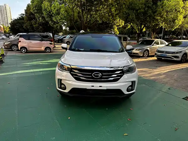 GAC Trumpchi GS4 2015