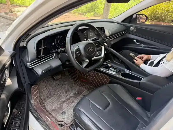 Hyundai Elantra 2023