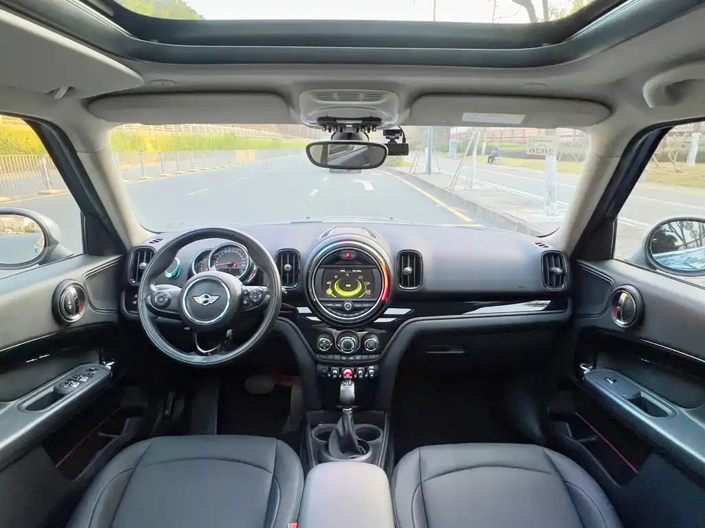 MINI Countryman 2018 — фото 10