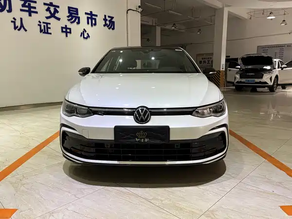 Volkswagen Golf 2021