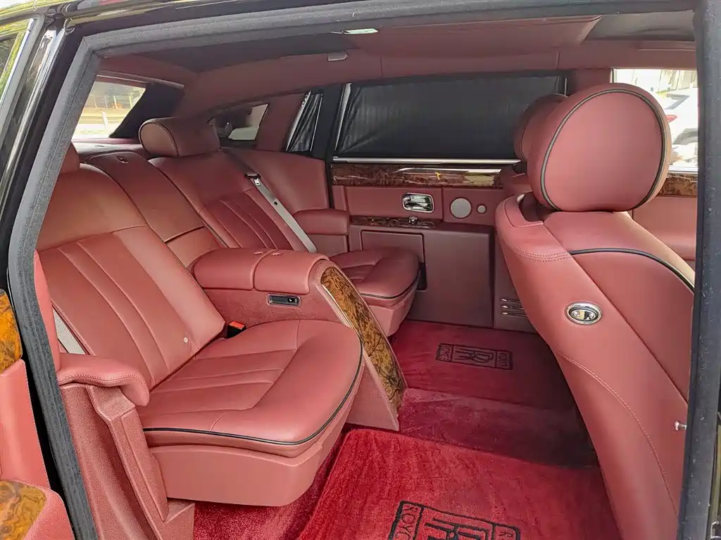 Rolls-Royce Phantom 2014 — фото 12