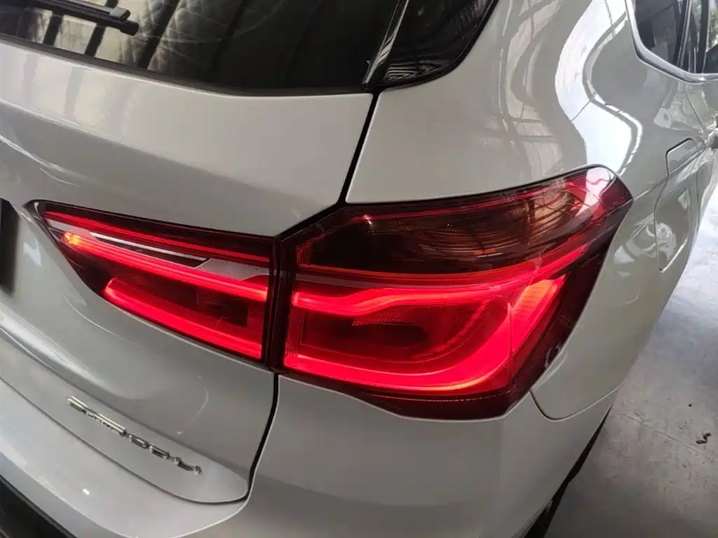 BMW X1 2018 — фото 8