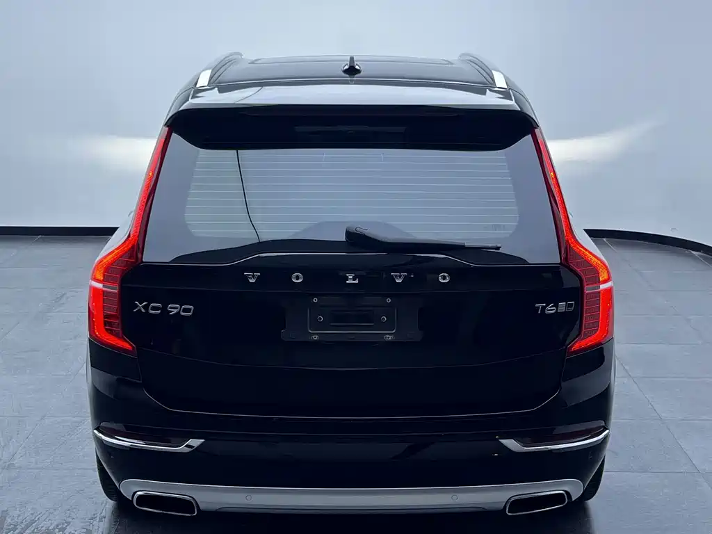 Volvo XC90 2018 — фото 5