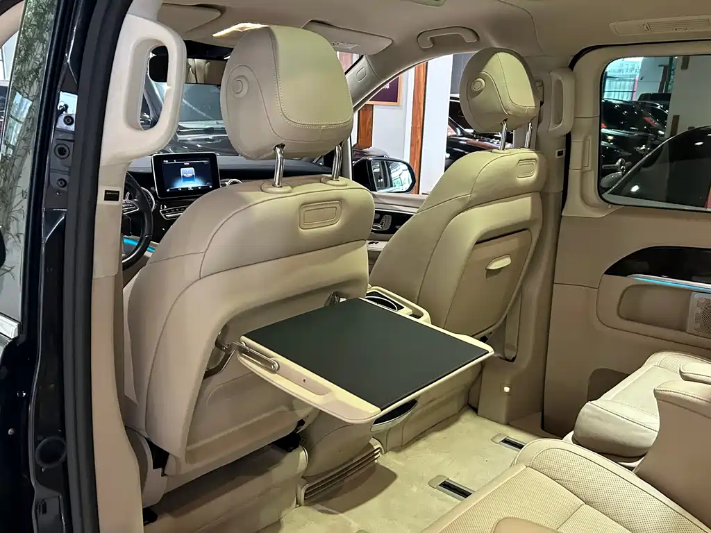 Mercedes-Benz V-Class 2017 — фото 14