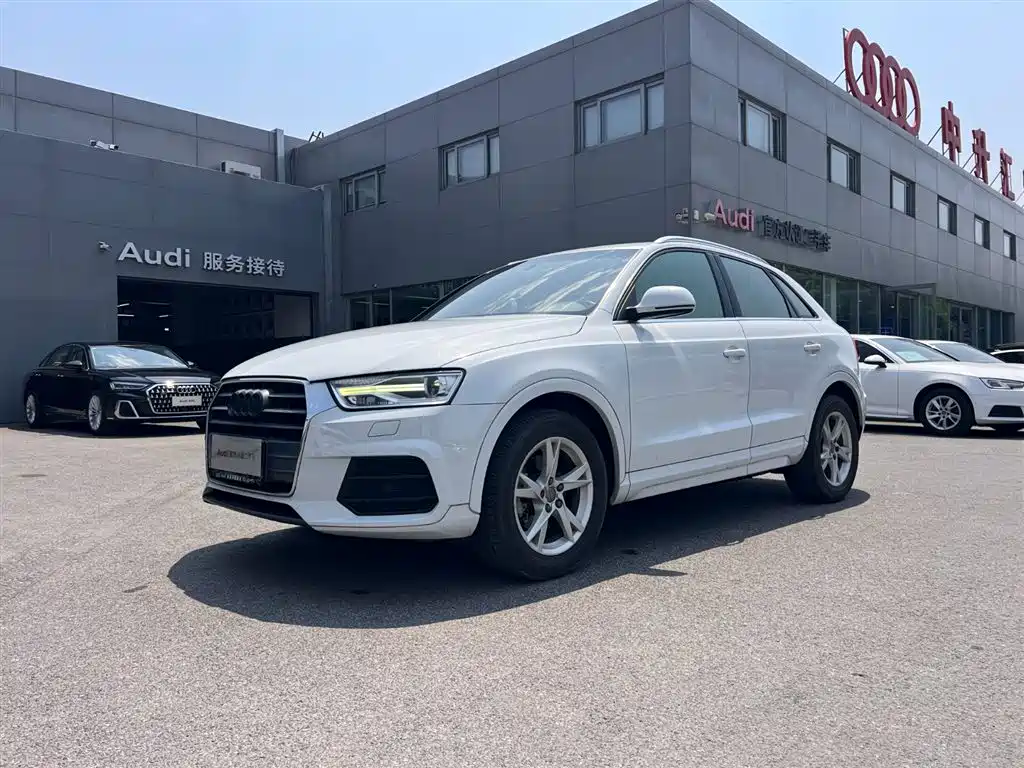Audi Q3 2016 — фото 1