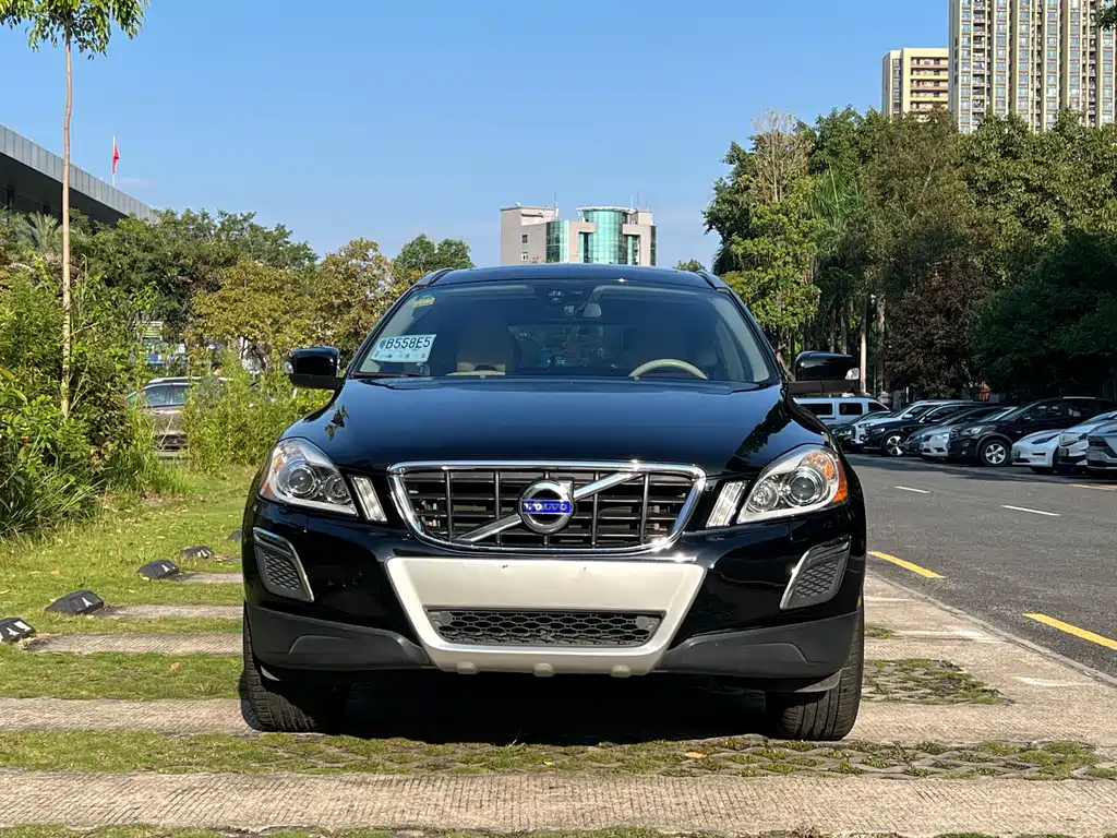 Volvo XC60 2012 — фото 2