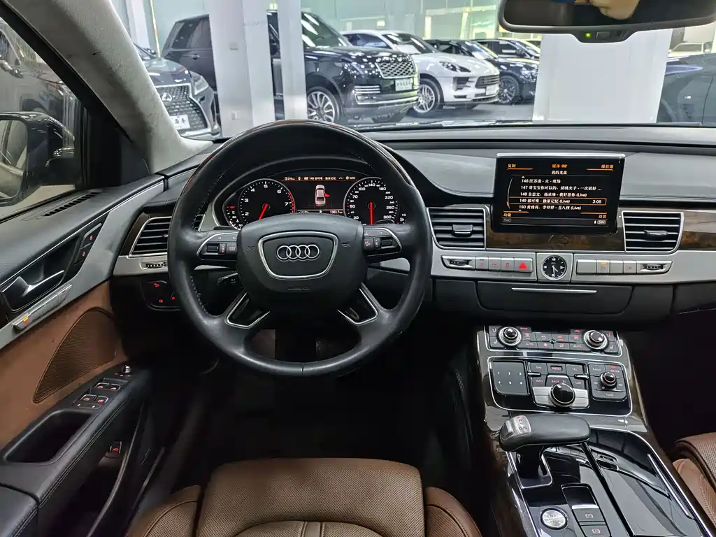 Audi A8 2017 — фото 10
