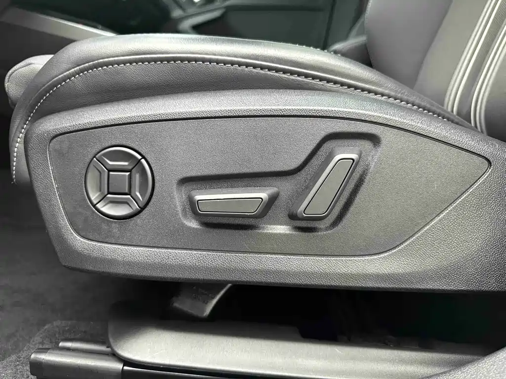 Audi A3 2023 — фото 11