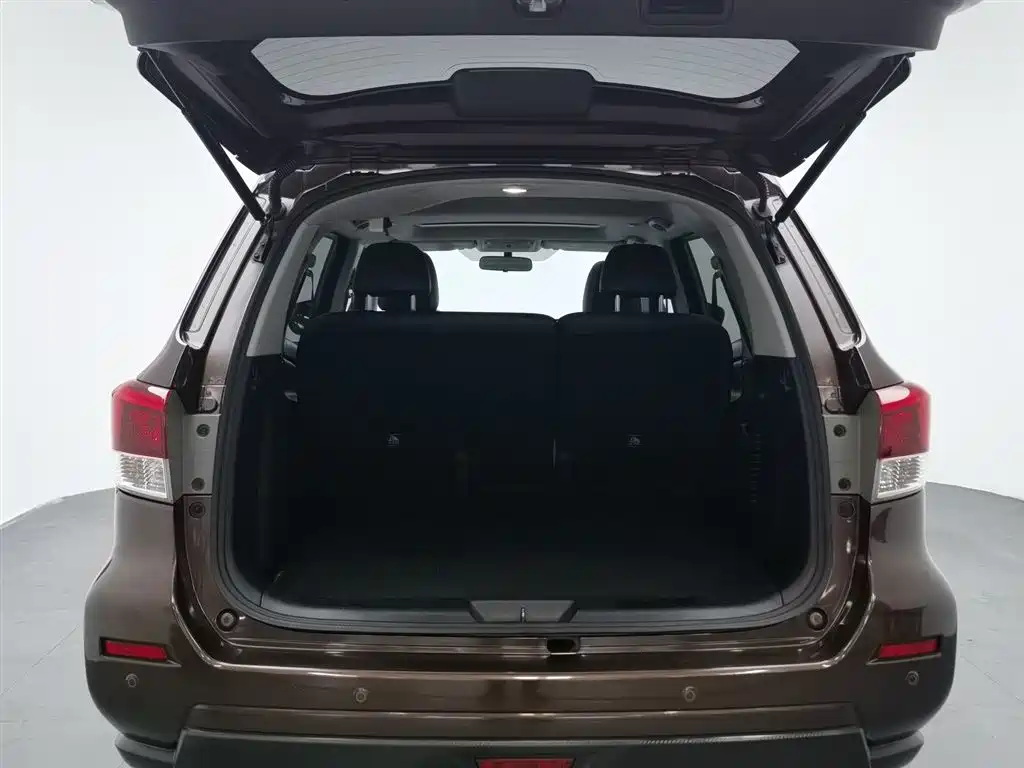 Nissan Terra 2019 — фото 16