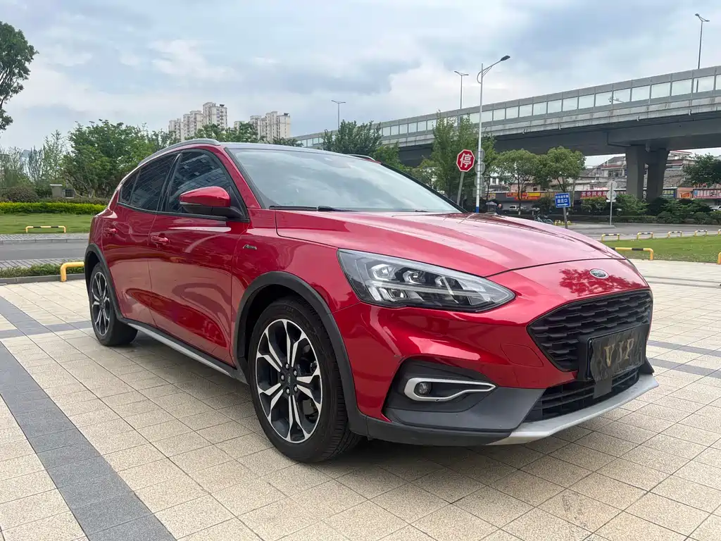 Ford Focus Active 2019 — фото 3