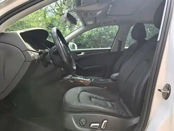 Audi A4L 2016