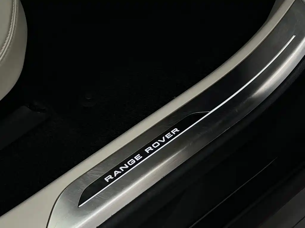 Land Rover Range Rover 2022 — фото 22