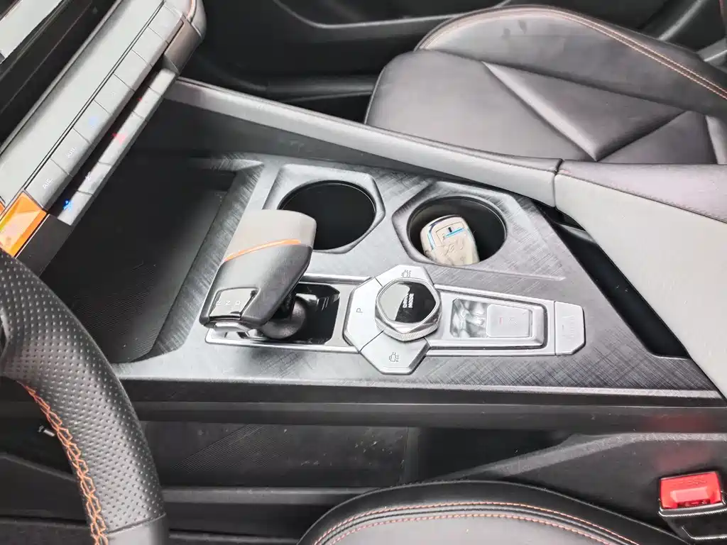 Changan UNI-V 2022 — фото 8