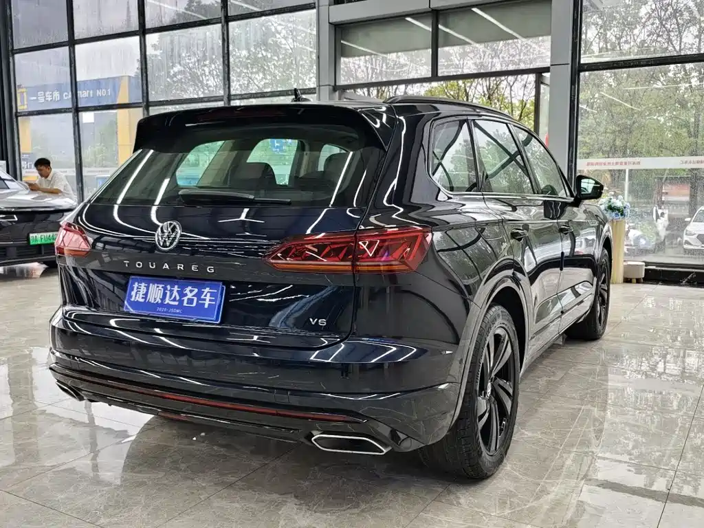 Volkswagen Touareg 2021 — фото 15