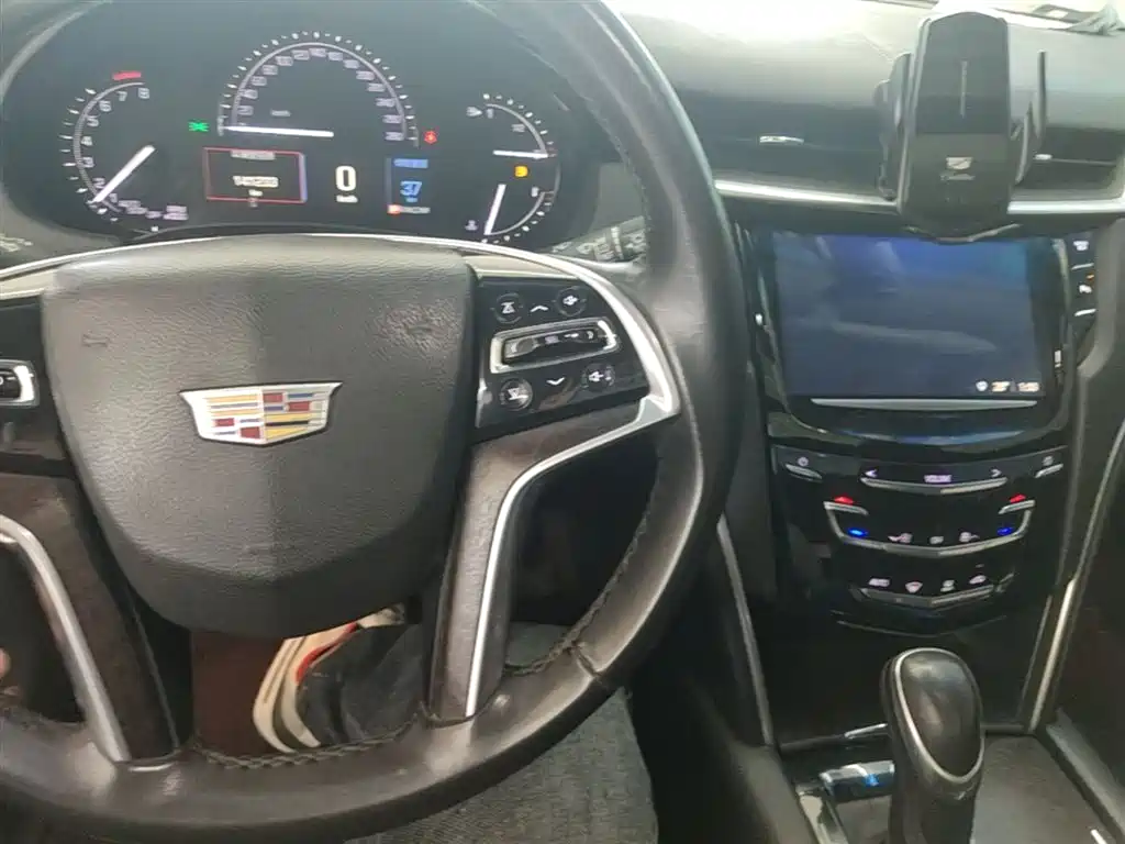 Cadillac XTS 2018 — фото 10