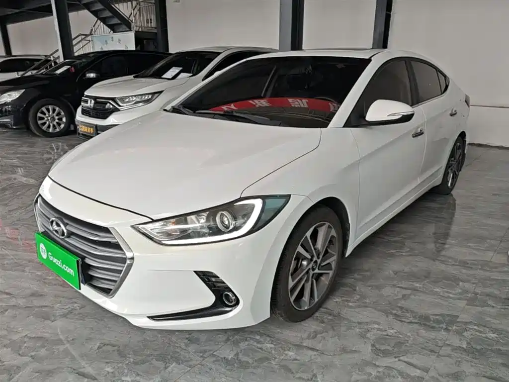 Hyundai Elantra 2018 — фото 2