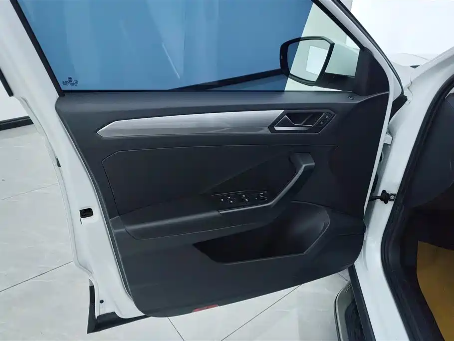 Volkswagen T-Roc 2020 — фото 7
