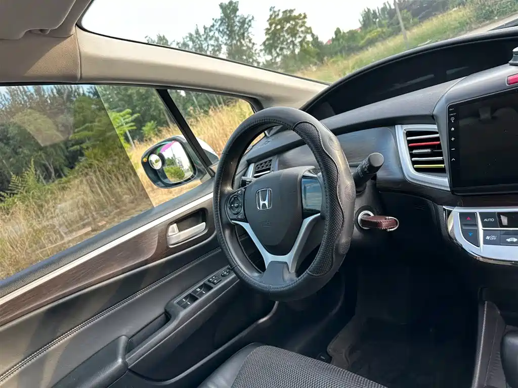 Honda Jade 2015 — фото 19
