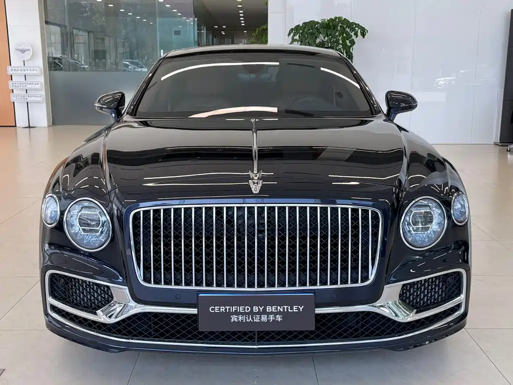 Bentley Flying Spur 2024 — фото 2