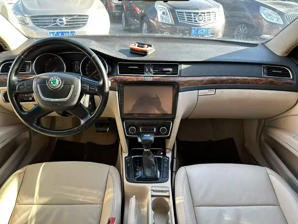Skoda Superb 2013 — фото 9