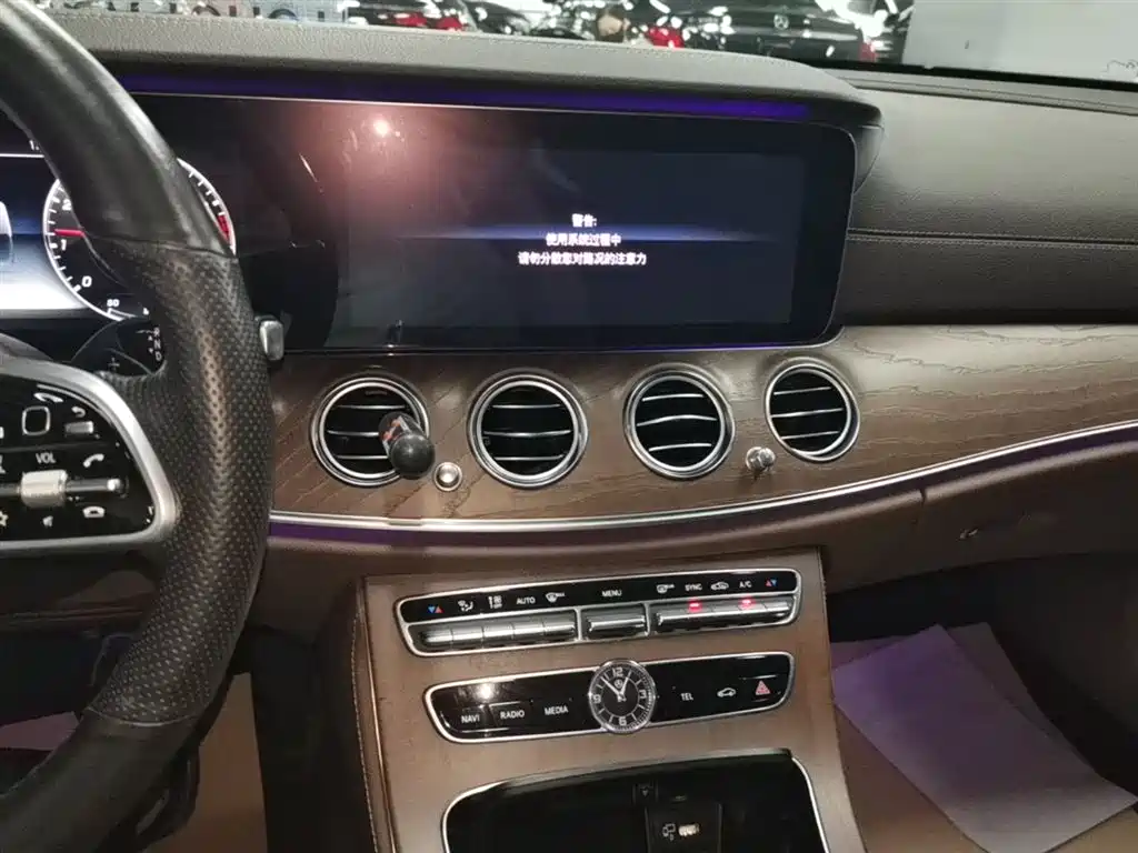 Mercedes-Benz E-Class 2020 — фото 13