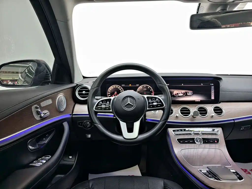 Mercedes-Benz E-Class 2019 — фото 27
