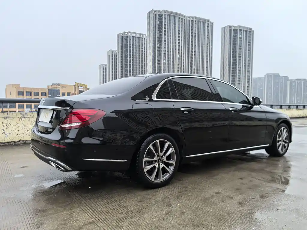 Mercedes-Benz E-Class 2019 — фото 44
