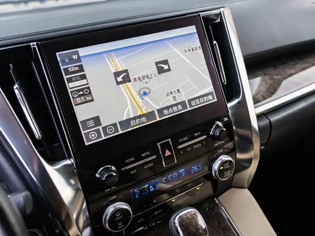 Toyota Vellfire 2022 — фото 17
