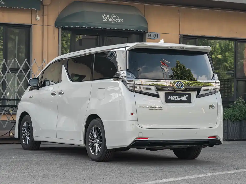 Toyota Vellfire 2022 — фото 6