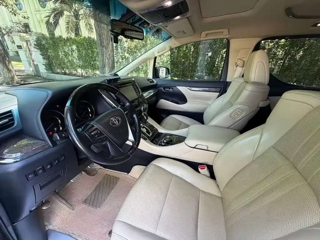 Toyota Alphard 2018 — фото 8