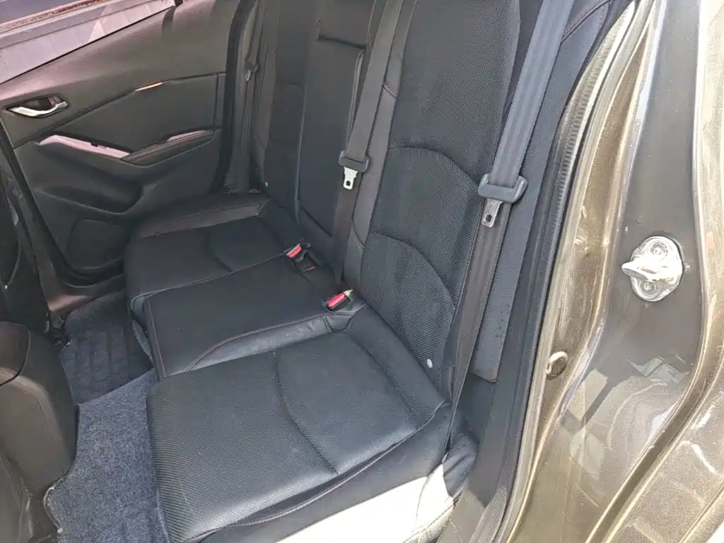 Mazda 3 Axela 2015 — фото 17
