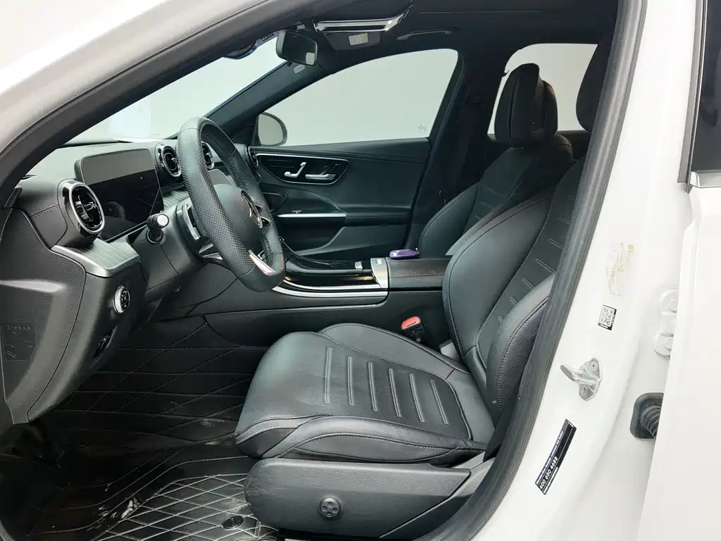Mercedes-Benz C-Class 2023 — фото 10