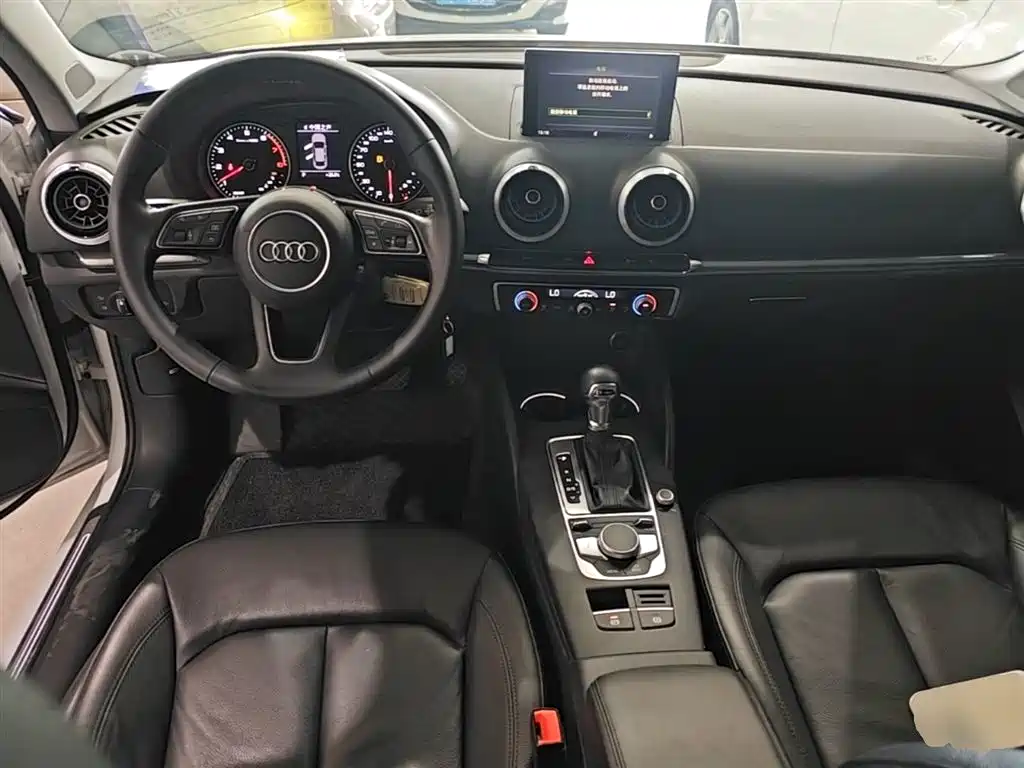 Audi A3 2019 — фото 10
