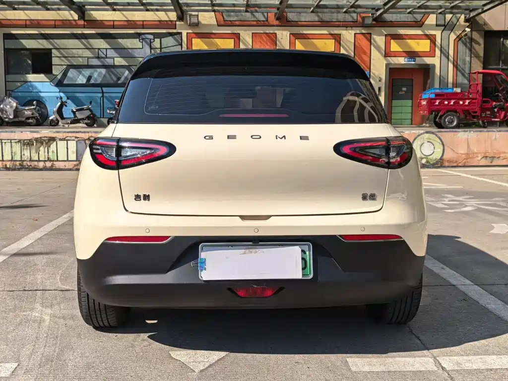 Geely Galaxy Starwish 2025 — фото 13