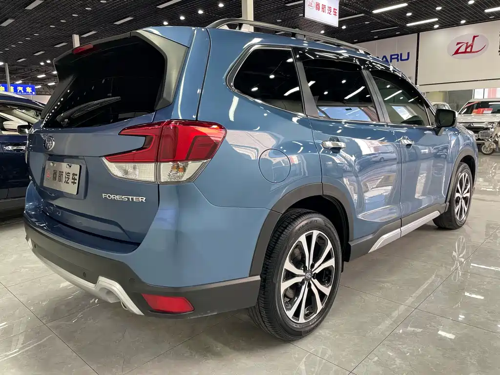 Subaru Forester 2021 — фото 8
