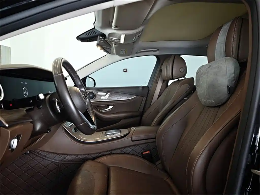 Mercedes-Benz E-Class 2022 — фото 11