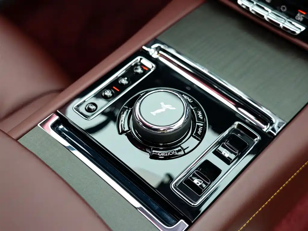 Rolls-Royce Ghost 2021 — фото 23