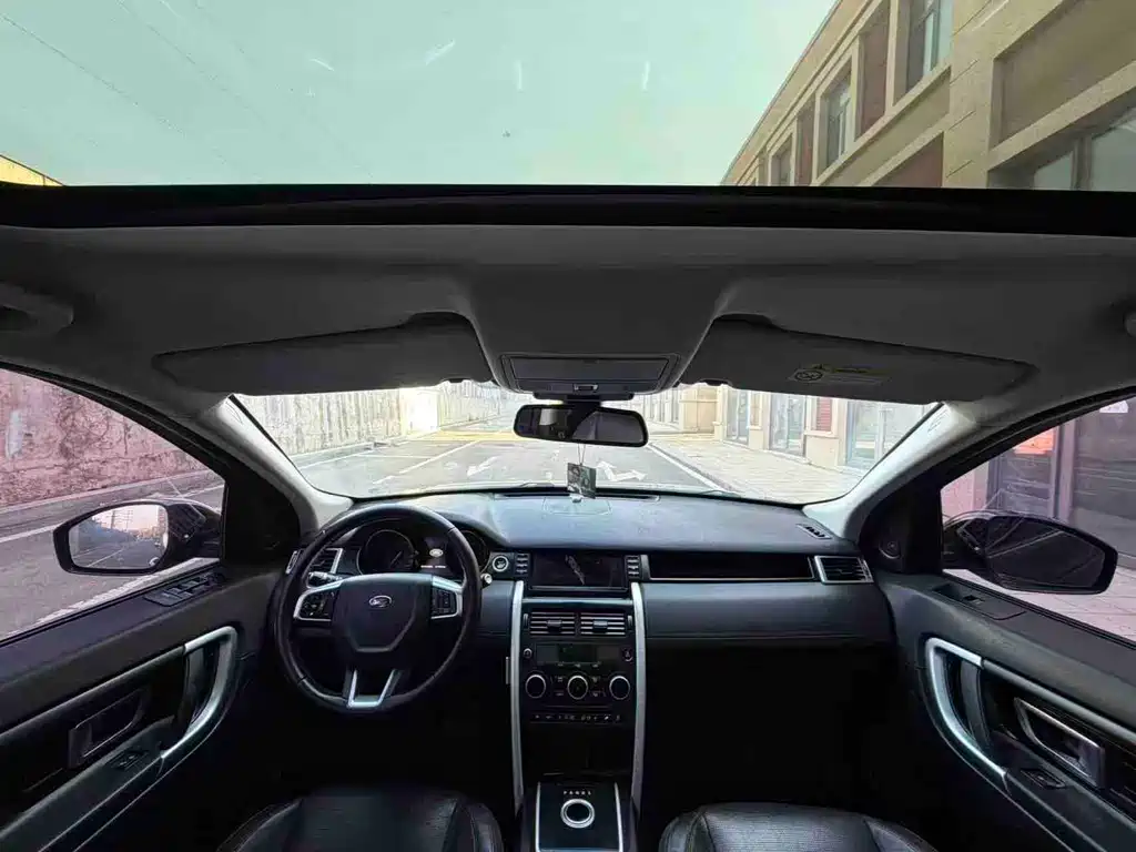 Land Rover Discovery Sport 2017 — фото 7