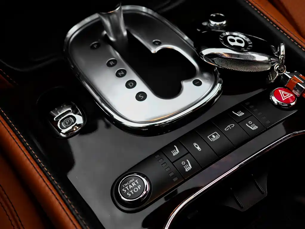 Bentley Flying Spur 2014 — фото 16