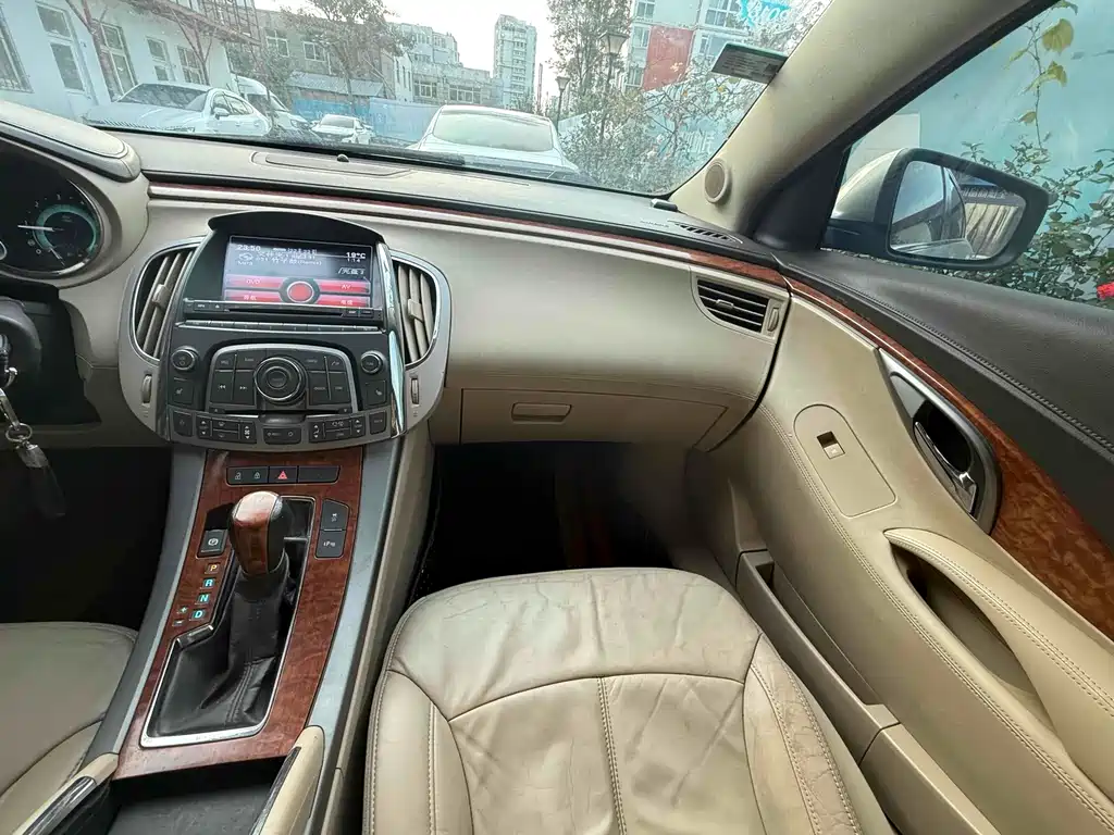 Buick LaCrosse 2012 — фото 10